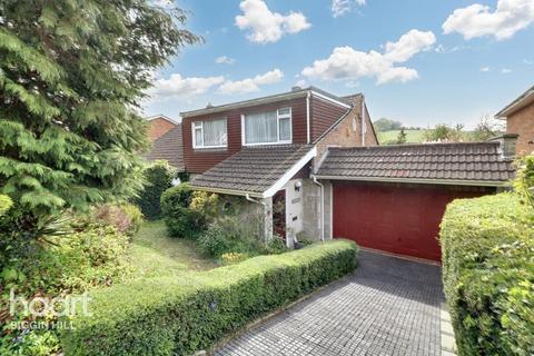 Victoria Gardens, Biggin Hill 4 bed semi
