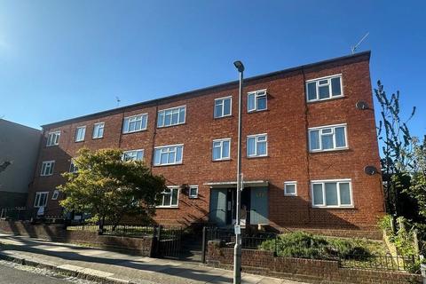 15 Gowrie Road, Battersea, London... 1 bed flat for sale
