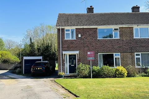 Jasper Close, Radcliffe on Trent... 3 bed semi