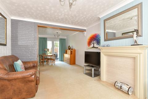 Chatsworth Drive, Frindsbury... 3 bed semi