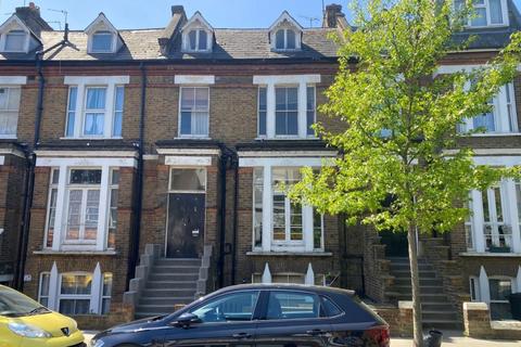 5 Argyle Road, Ealing, London, W13 0LN 4 bed flat for sale