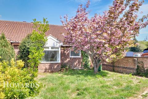Strowgers Way, Kessingland 2 bed semi