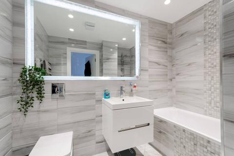 High Street, Sutton, SM1 2 bed flat for sale