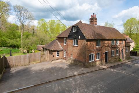Vine Cottages, Lower Street, Maidstone 4 bed semi