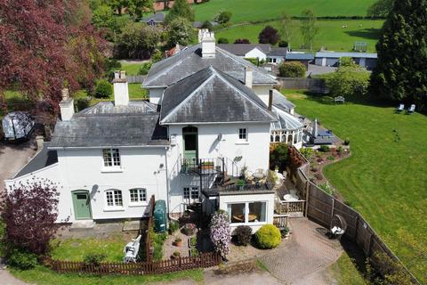 Dean End, Ross