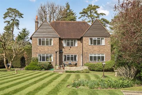 Deans Lane, Walton On The Hill, Tadworth 4 bed detached house for sale