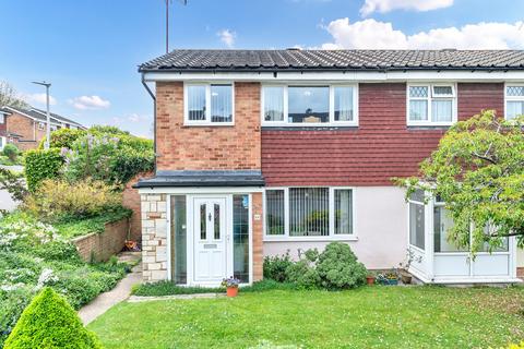 Valley Rise, Royston SG8 3 bed end of terrace house for sale