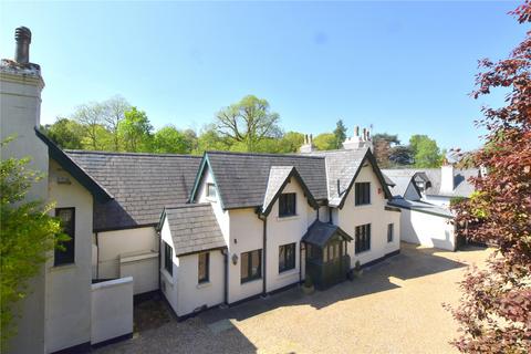 Byfleet Road, Cobham, KT11 5 bed detached house for sale