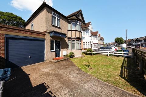 Brampton Grove, Kenton, HA3 3 bed end of terrace house for sale