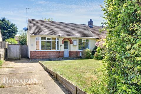 Lowestoft Road, Lowestoft 4 bed semi