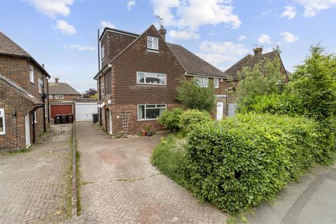 Lansdowne Drive, Hailsham 3 bed semi