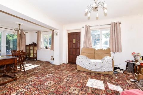 Pike Fish Lane, Paddock Wood... 3 bed semi