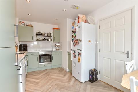 Yarrow Drive, Sheerness ME12 2 bed terraced house for sale