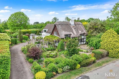 Priory Lane, Broad Marston... 4 bed detached house for sale