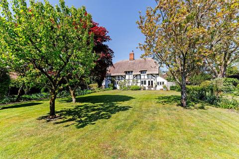 Mildenhall, Marlborough, Wiltshire, SN8 4 bed detached house for sale