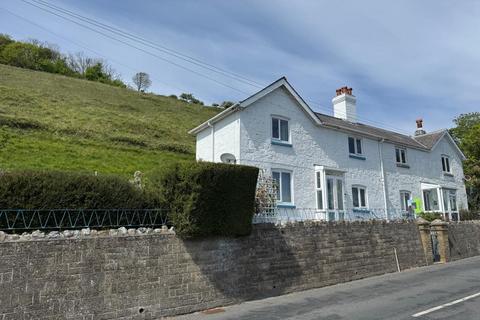 119 Leeson Road, Ventnor, Isle of Wight 2 bed semi