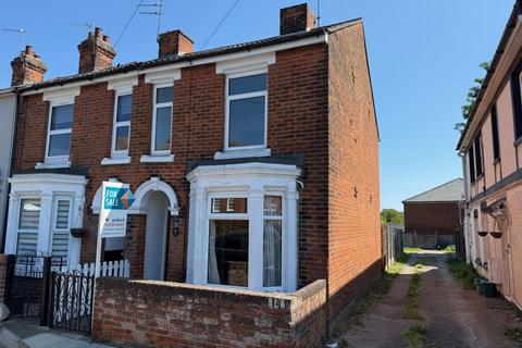 12 Barrington Road, Colchester, Essex 2 bed end of terrace house for sale