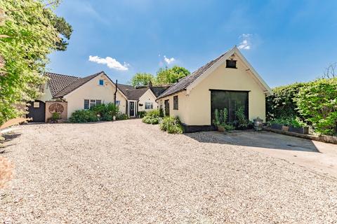 Baynards Lane, Diss IP22 4 bed chalet for sale