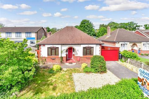 Lovedean Lane, Waterlooville, Hampshire 2 bed detached bungalow for sale