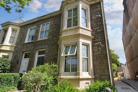 Albany Road, Redruth 4 bed semi