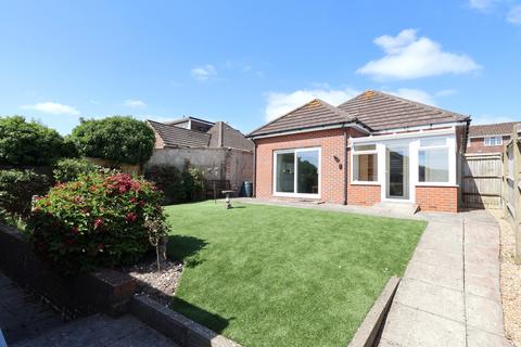 NEW ROAD, CLANFIELD 3 bed chalet for sale