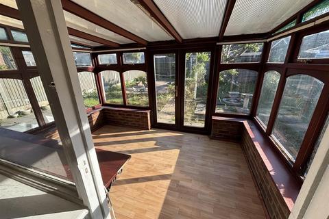 Minterne Avenue, Sittingbourne, Kent 2 bed semi