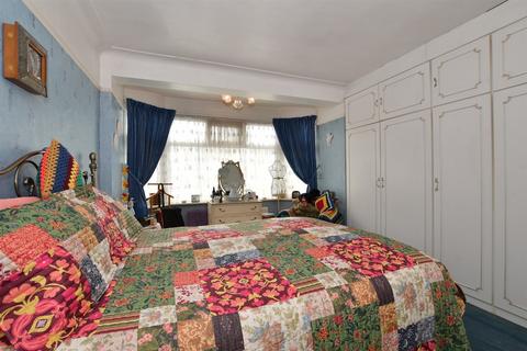 Headley Drive, Ilford IG2 3 bed terraced house