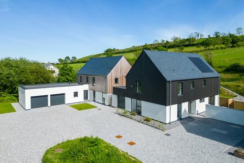 Totnes 4 bed detached house for sale
