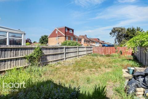 Gladeside, Croydon 2 bed bungalow for sale