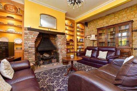 Hogscross Lane, Chipstead, Surrey 2 bed semi