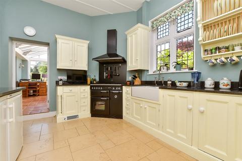 Hogscross Lane, Chipstead, Surrey 2 bed semi