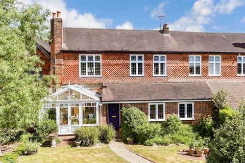Hogscross Lane, Chipstead CR5 2 bed character property for sale