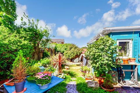 Blissford Close, Havant, Hampshire 3 bed end of terrace house for sale