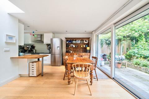 Broomfield Place, London 2 bed semi