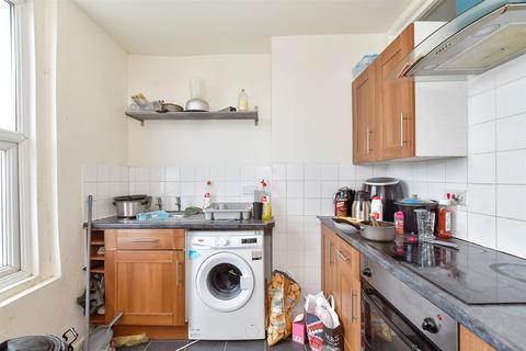 Waverley Road, Southsea, Hampshire 2 bed apartment for sale