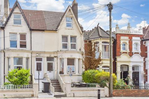 Waverley Road, Southsea, Hampshire 2 bed apartment for sale