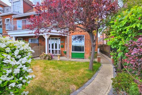 Marine Parade, Gorleston 4 bed semi