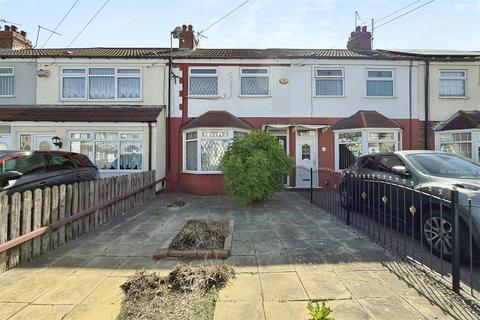 St. Nicholas Avenue, Hull 3 bed terraced house for sale