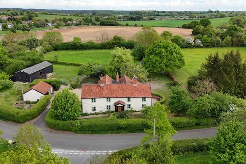Charsfield, Woodbridge, Suffolk, IP13 5 bed detached house for sale