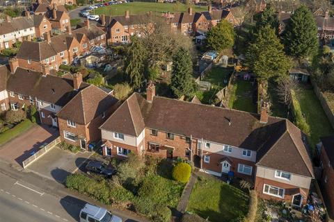 Millers Road, Warwick 3 bed semi