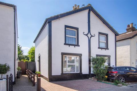 Newbury Road, Bromley, BR2 2 bed semi