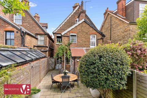 Rose Vale, Hoddesdon EN11 4 bed semi