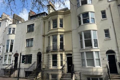 25 GRAND PARADE, BRIGHTON BN2 1 bed flat for sale