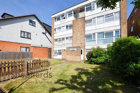 Crossbrook Street, Cheshunt EN8 1 bed flat for sale