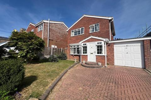 Slade Valley Avenue, Rothwell, Kettering 3 bed detached house for sale