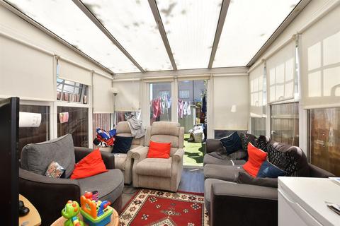 Fyfields, Pitsea, Basildon, Essex 3 bed townhouse for sale