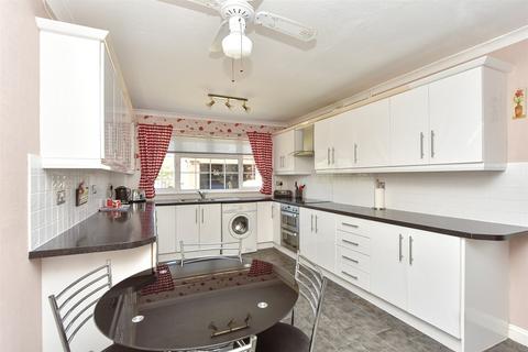 Rosemary Avenue, Sheerness ME12 4 bed detached house for sale