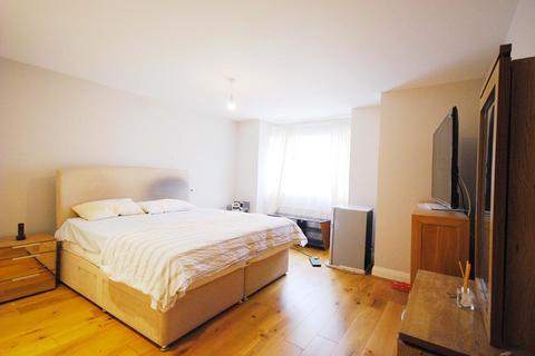 DAISY CLOSE, LONDON, NW9 8AF 5 bed detached house for sale