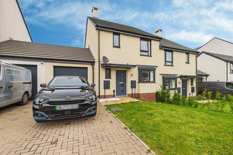 Eight Acre Drive, Paignton 3 bed semi