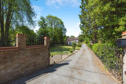 Canterbury Road, Ashford TN25 4 bed detached house for sale